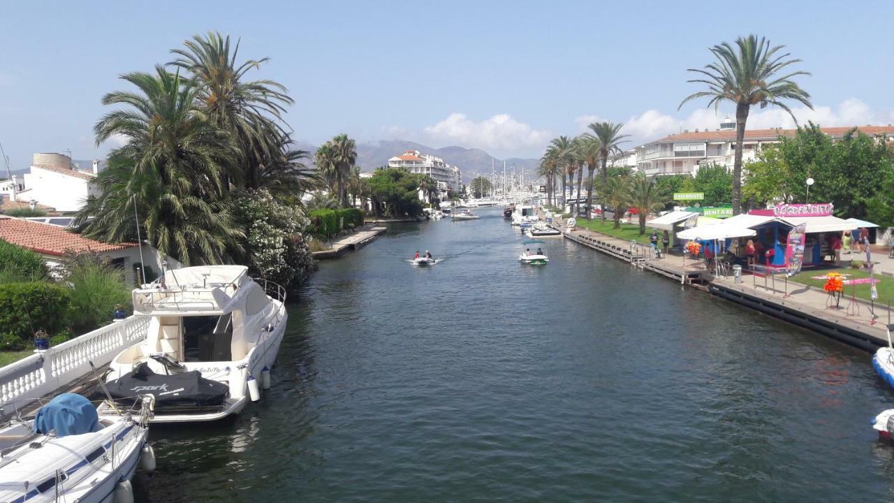 Villa Promenade Terrace Empuriabrava Buitenkant foto
